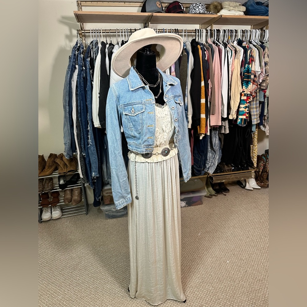 Lace tank top. Size small. From the buckle. Brand willow and root.